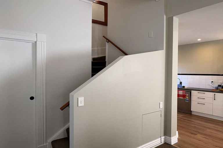 Photo of property in 14au5 Glenmore Street, Thorndon, Wellington, 6011