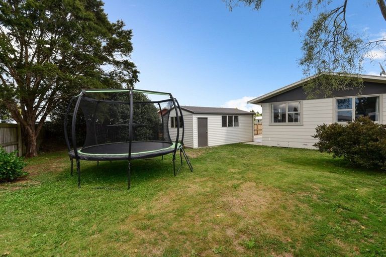 Photo of property in 12 Rhonda Avenue, Deanwell, Hamilton, 3206