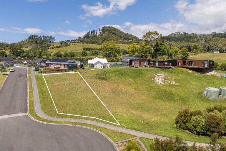 Photo of property in 2 Tinirau Place, Cooks Beach, 3591