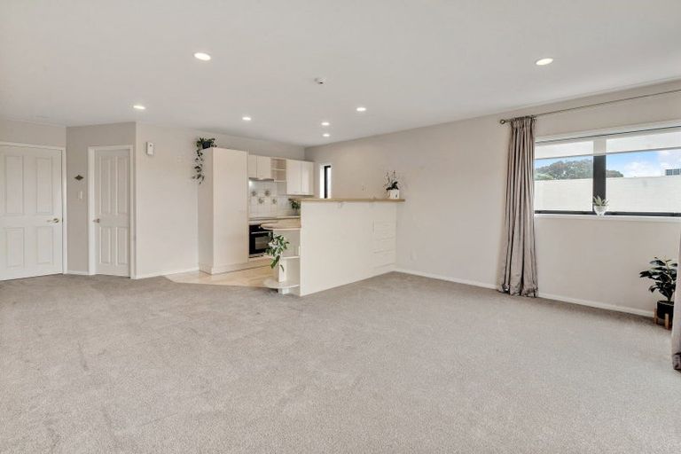 Photo of property in 6/5 Cook Street, Howick, Auckland, 2014