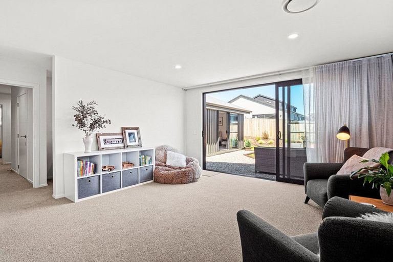 Photo of property in 11 Till Street, Jacks Point, 9371