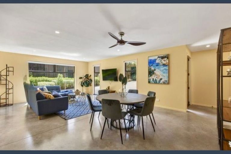 Photo of property in 94 Eliot Street, New Plymouth, 4310
