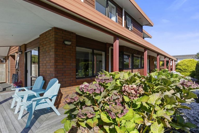 Photo of property in 28 De Menech Grove, Avalon, Lower Hutt, 5011