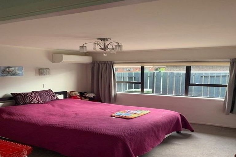 Photo of property in 1/3 West Street, Papakura, 2110