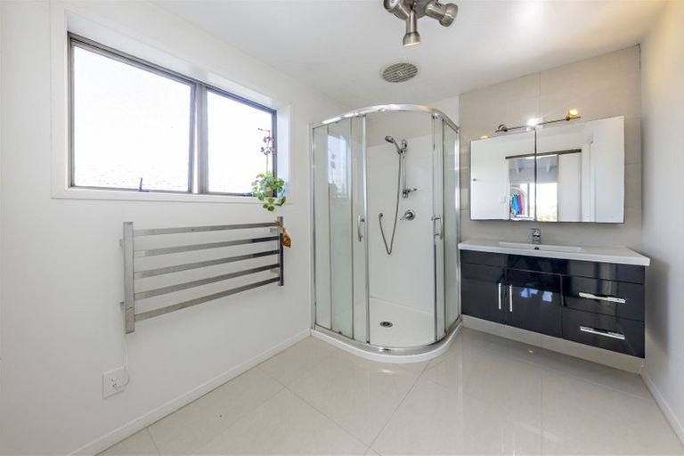 Photo of property in 47 Evans Road, Weymouth, Auckland, 2103