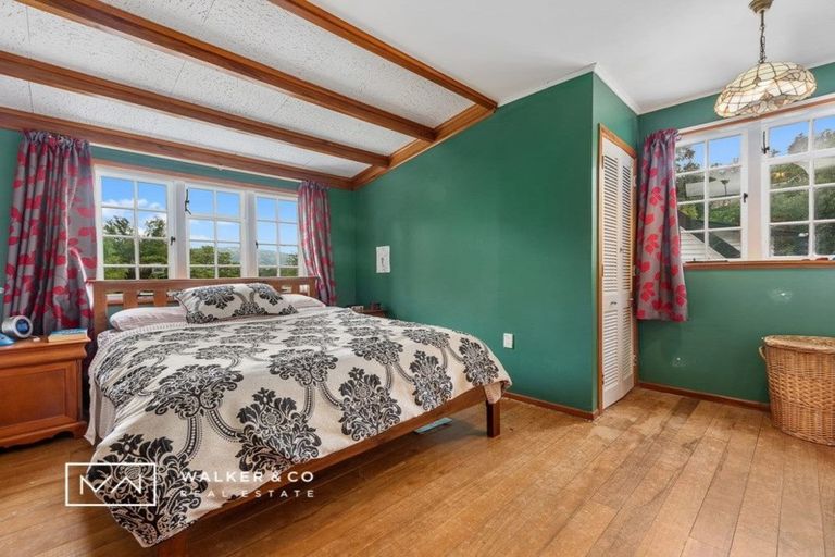 Photo of property in 4 Elmslie Road, Pinehaven, Upper Hutt, 5019