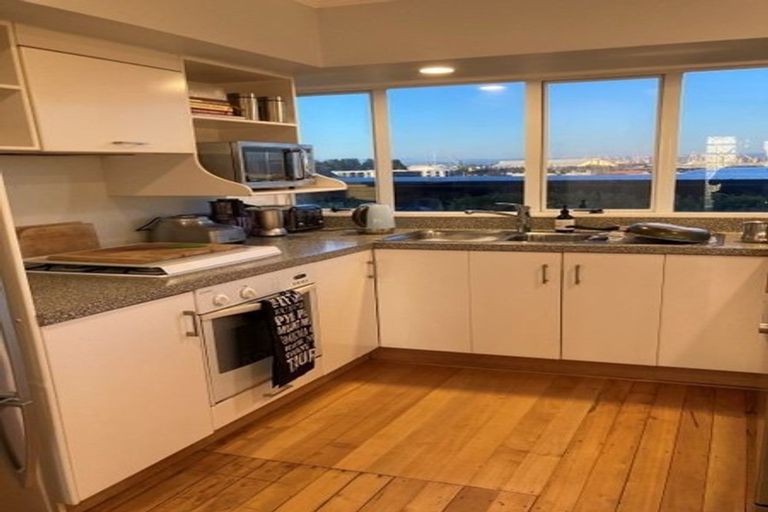 Photo of property in 110b Oceanview Road, Mount Maunganui, 3116