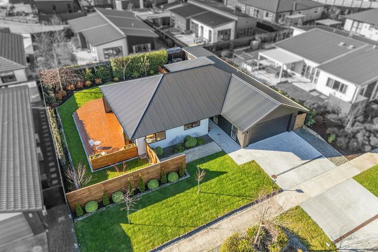 Photo of property in 10 Hopkirk Avenue, Wallaceville, Upper Hutt, 5018