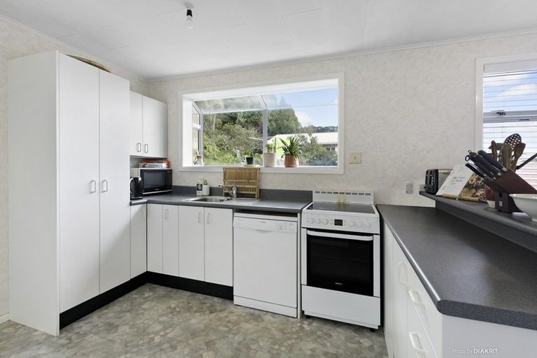 Photo of property in 34 Arapiko Street, Johnsonville, Wellington, 6037