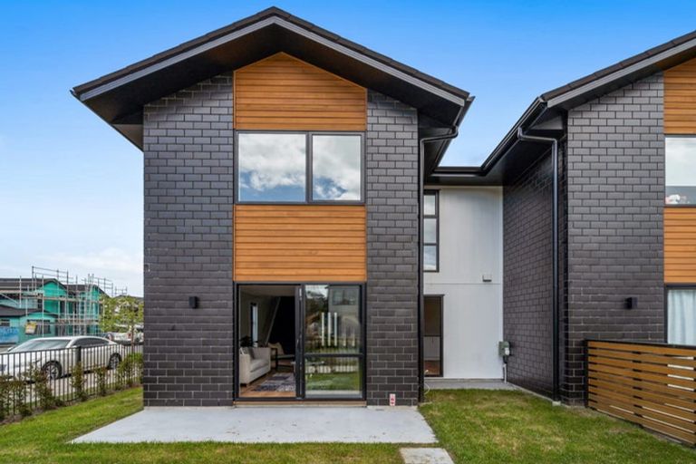 Photo of property in 78 Papatupu Way, Kumeu, 0810
