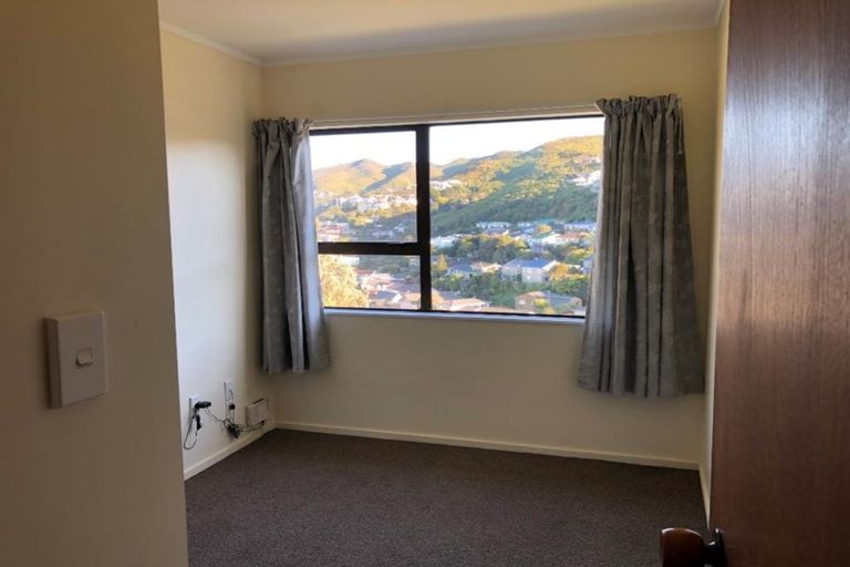 Photo of property in 10 Tullamore Way, Johnsonville, Wellington, 6037