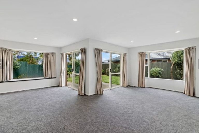 Photo of property in 4/15 Sylvan Street, Hillmorton, Christchurch, 8024