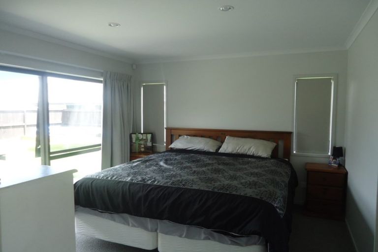 Photo of property in 31 Harbour Crest Drive, Waiuku, 2123