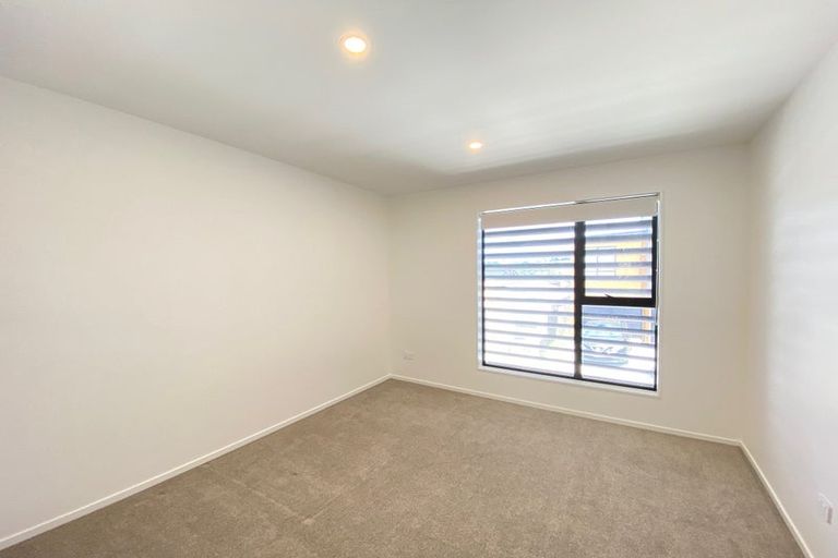 Photo of property in 7 Dinaric Lane, Westgate, Auckland, 0814