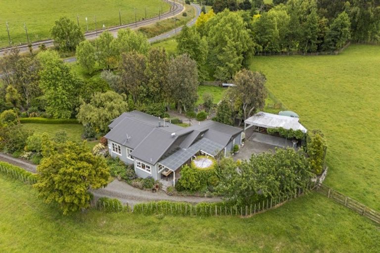Photo of property in 80 Lethbridge Road, Feilding, 4779