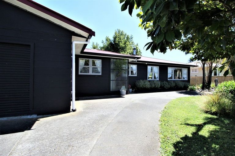 Photo of property in 23 Ormond Street, Woodville, 4920