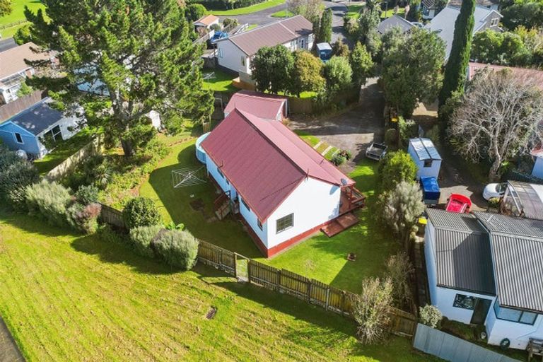 Photo of property in 9 Hosking Place, Clarks Beach, 2122