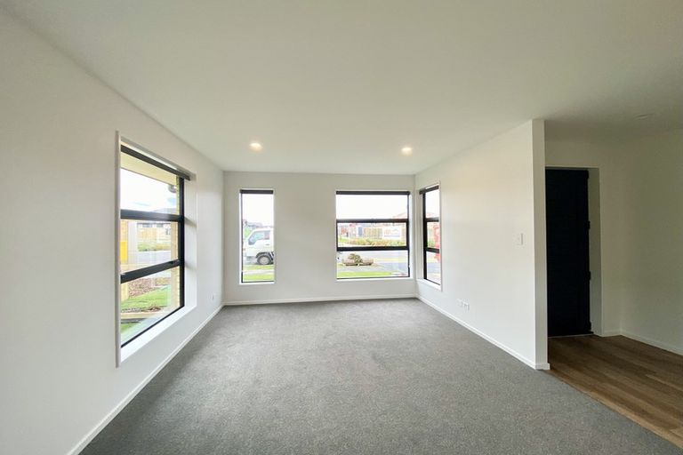 Photo of property in 92 Lady Isaac Drive, Rolleston, 7615