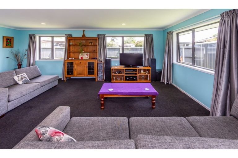 Photo of property in 8 Carteret Place, Aranui, Christchurch, 8061