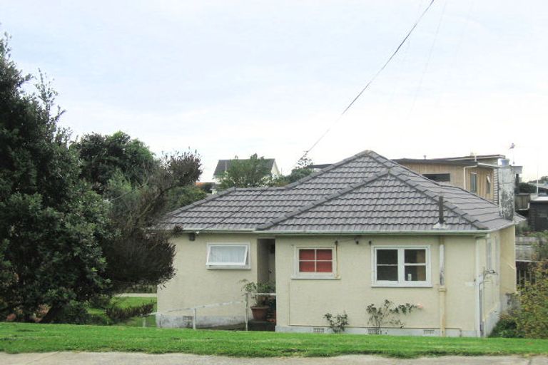 Photo of property in 13 Rua Road, Paraparaumu Beach, Paraparaumu, 5032