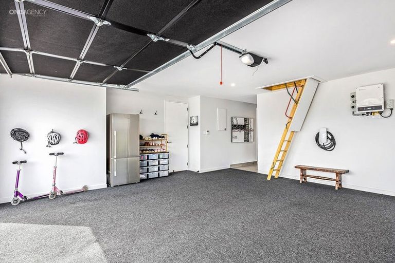 Photo of property in 12 Oakville Close, Rangiora, 7400