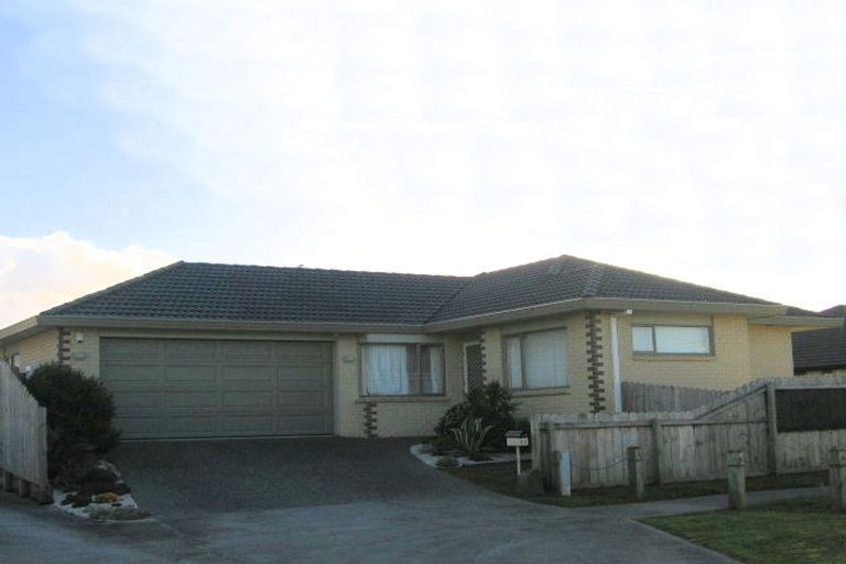 Photo of property in 22 Feeny Crescent, East Tamaki, Auckland, 2013