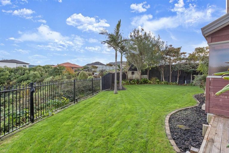 Photo of property in 113 Te Puia Drive, Aotea, Porirua, 5024