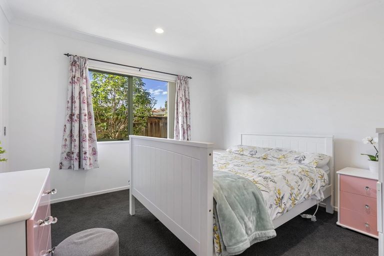 Photo of property in 24 Chelmsley Avenue, Henderson, Auckland, 0612