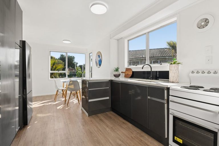 Photo of property in 7 Pushon Place, Clendon Park, Auckland, 2103
