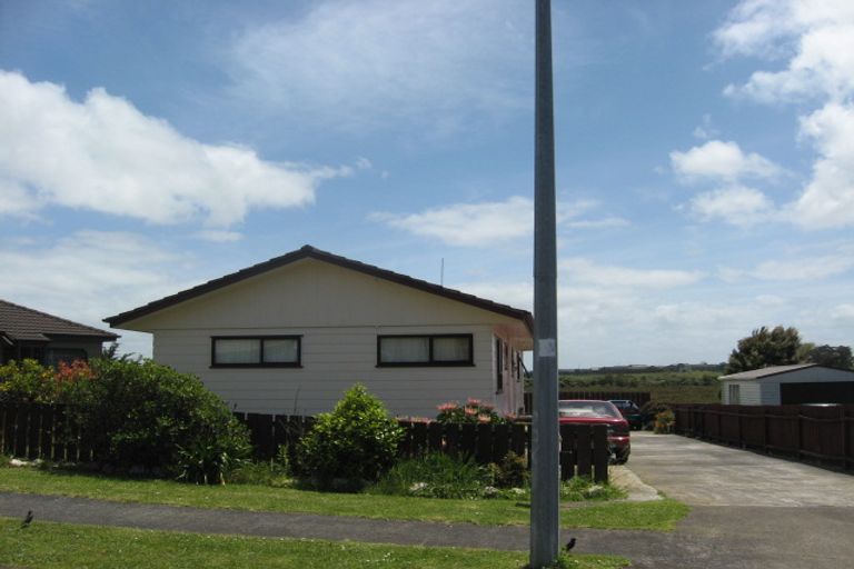 Photo of property in 36 Kopara Place, Clendon Park, Auckland, 2103