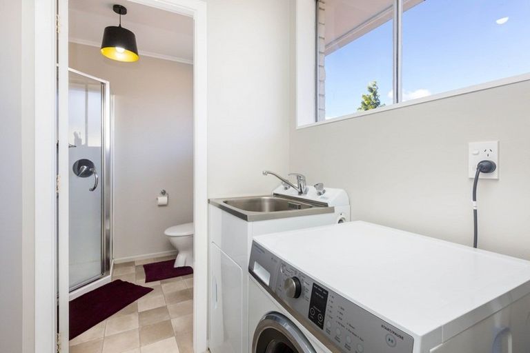 Photo of property in 2/39 Palmer Court, Silverstream, Upper Hutt, 5019