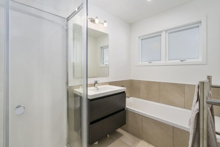 Photo of property in 16 Juliana Place, Awapuni, Palmerston North, 4412