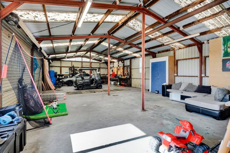 Photo of property in 805 Richmond Road, Lepperton, New Plymouth, 4373