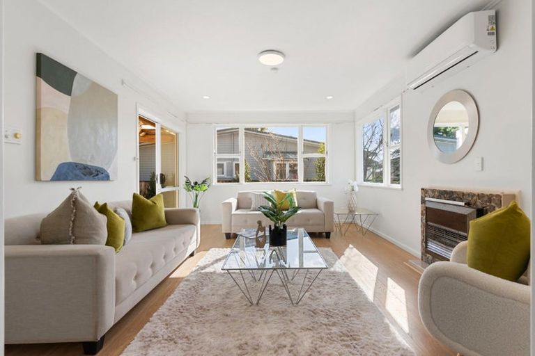 Photo of property in 14 Roseneath Place, Birkdale, Auckland, 0626