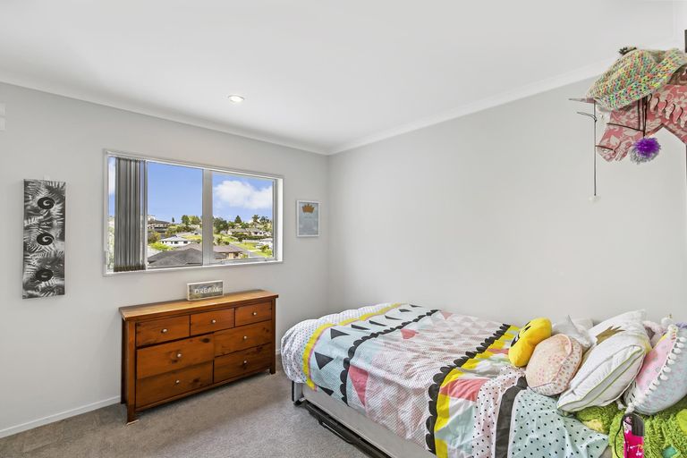 Photo of property in 43 Cape Vista Crescent, Pukekohe, 2120