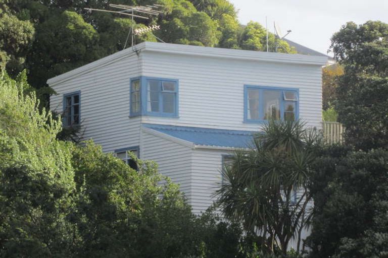 Photo of property in 14 Liffey Crescent, Island Bay, Wellington, 6023