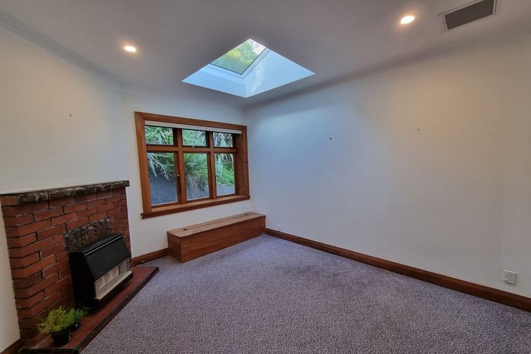 Photo of property in 62 Fairview Crescent, Kelburn, Wellington, 6012