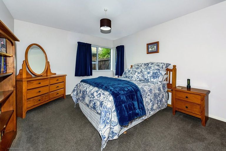 Photo of property in 22 Felstead Place, Avonhead, Christchurch, 8042
