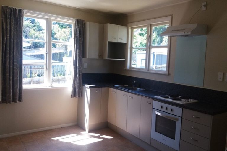 Photo of property in 196 Waddington Drive, Naenae, Lower Hutt, 5011