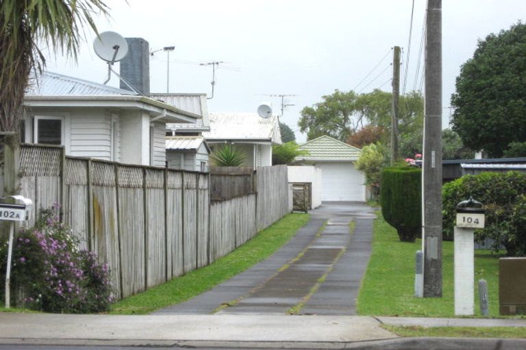 Photo of property in 2/104 Beach Road, Pahurehure, Papakura, 2113