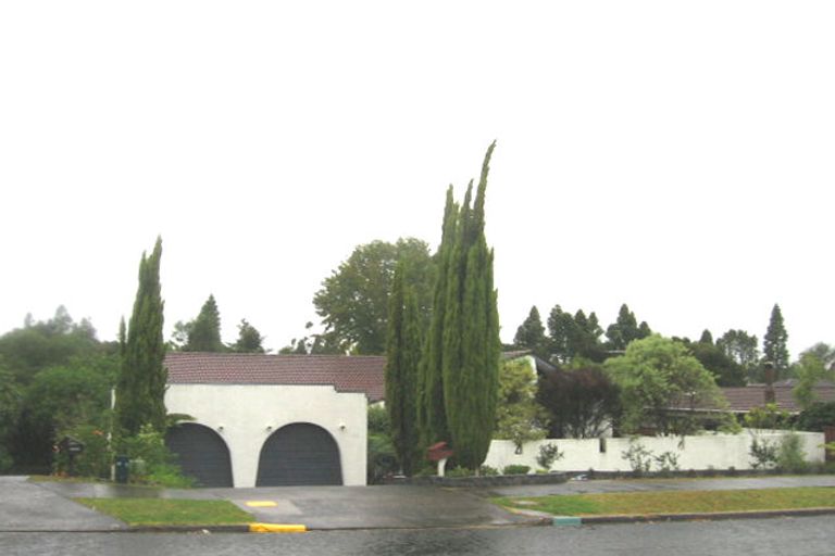 Photo of property in 80 Chelsea View Drive, Chatswood, Auckland, 0626