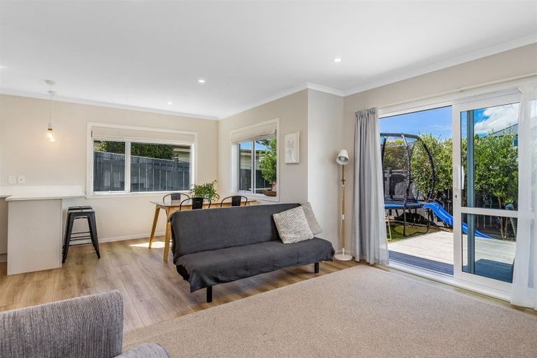 Photo of property in 42 Main Road, Titahi Bay, Porirua, 5022