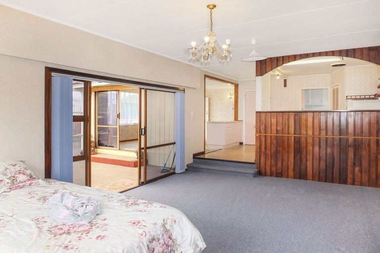 Photo of property in 18 Hulke Street, Foxton, 4814