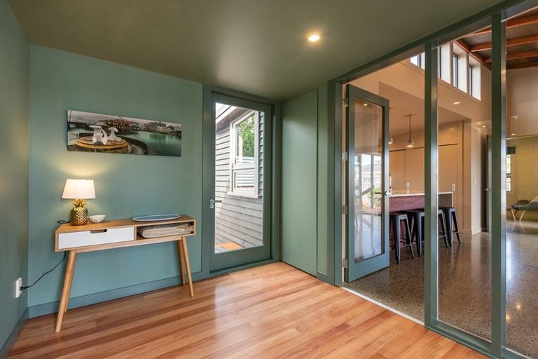 Photo of property in 6 Rahana Way, Waikanae, 5036