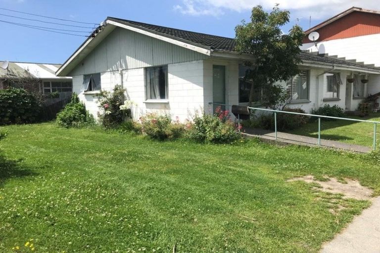 Photo of property in 1/52 North Avon Road, Richmond, Christchurch, 8013
