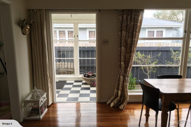 Photo of property in 297 Cambridge Road, Hillcrest, Hamilton, 3216