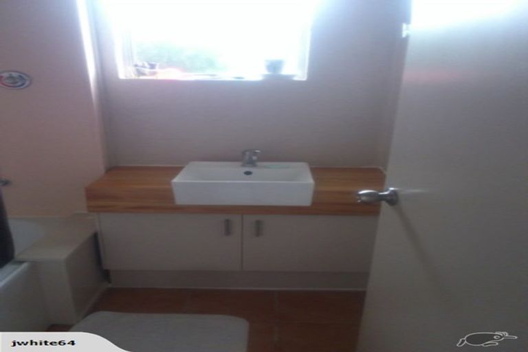 Photo of property in 42 Southsea Crescent, Silverdale, Hamilton, 3216