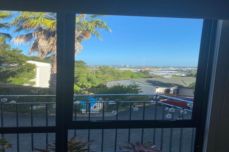 Photo of property in 21/69 Target Road, Totara Vale, Auckland, 0629