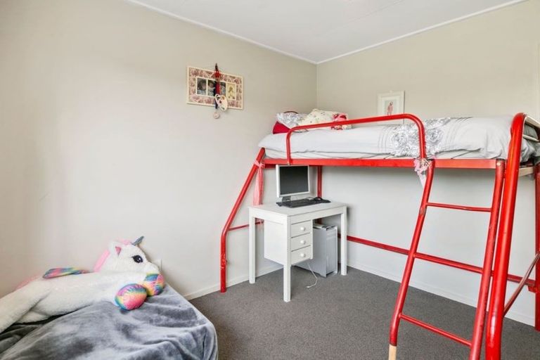 Photo of property in 52 Langstone Street, Welcome Bay, Tauranga, 3112