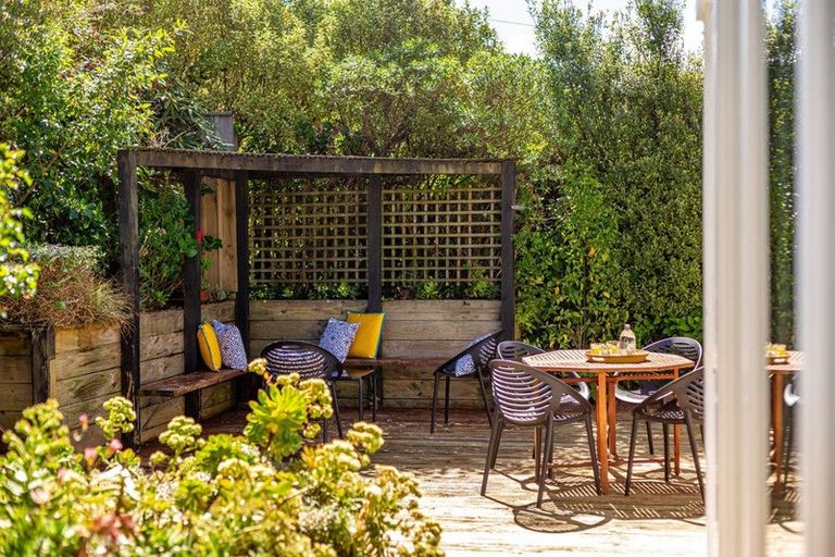 Photo of property in 8 Jalna Avenue, Khandallah, Wellington, 6035